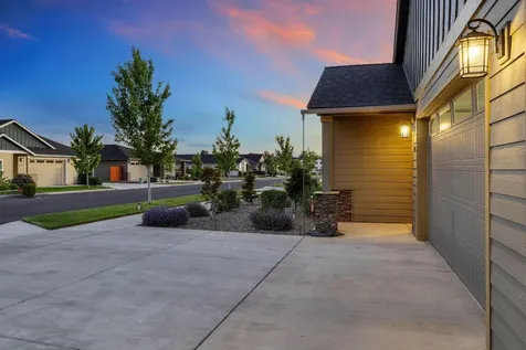 4847 SW Zenith Avenue Redmond OR 97756