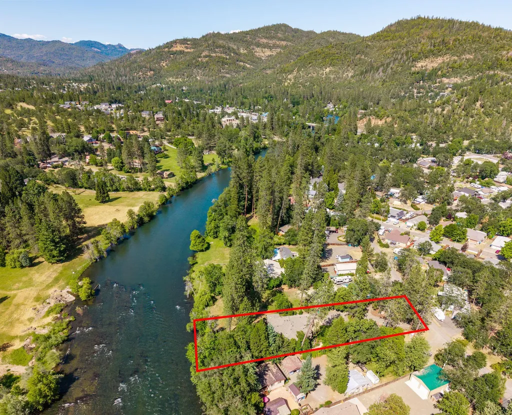 360 Park Drive Shady Cove OR 97539