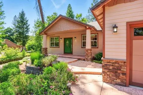 360 Park Drive Shady Cove OR 97539