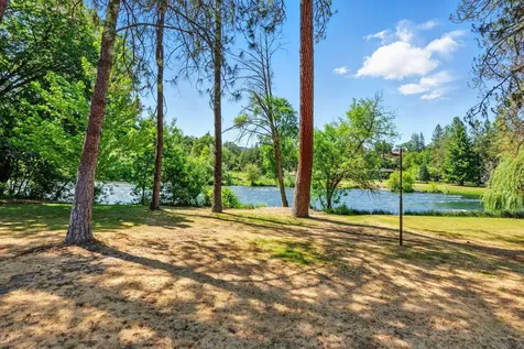 360 Park Drive Shady Cove OR 97539