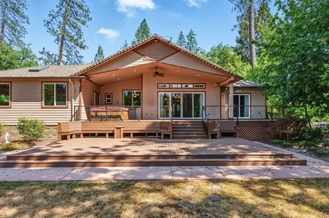 360 Park Drive Shady Cove OR 97539