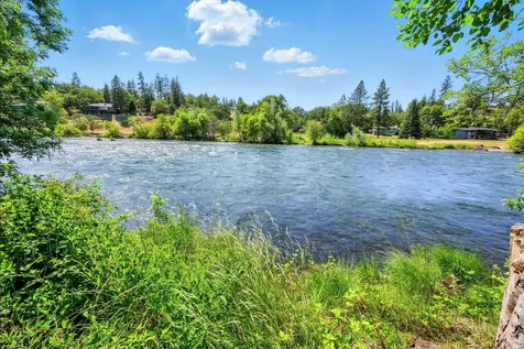 360 Park Drive Shady Cove OR 97539