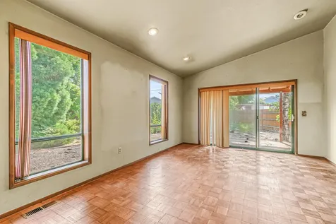 681 Farnsworth Drive Central Point OR 97502