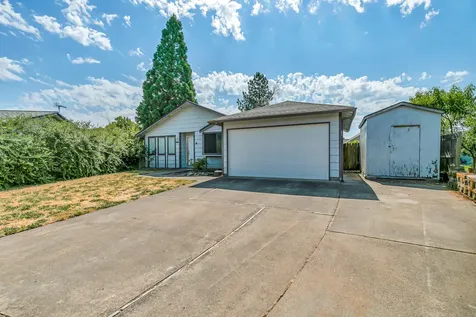 681 Farnsworth Drive Central Point OR 97502