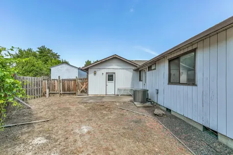 681 Farnsworth Drive Central Point OR 97502