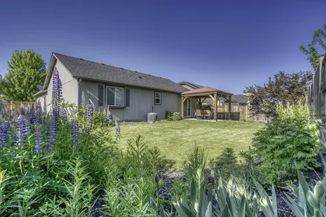 3144 SW Cascade Avenue Redmond OR 97756