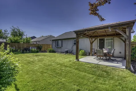 3144 SW Cascade Avenue Redmond OR 97756