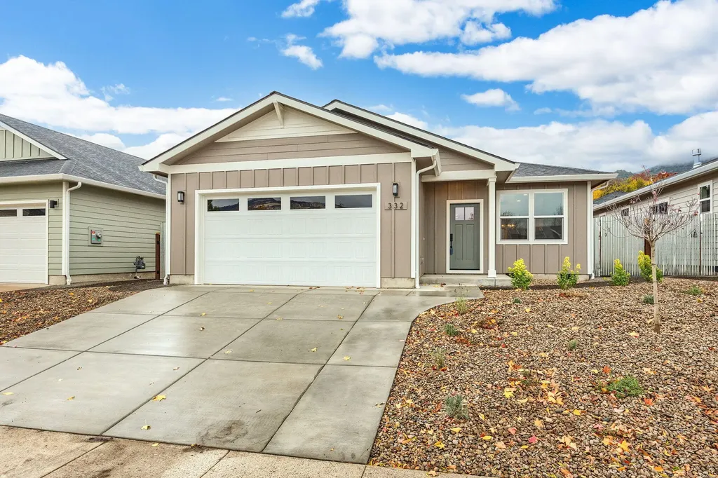 332 Randy Street Ashland OR 97520