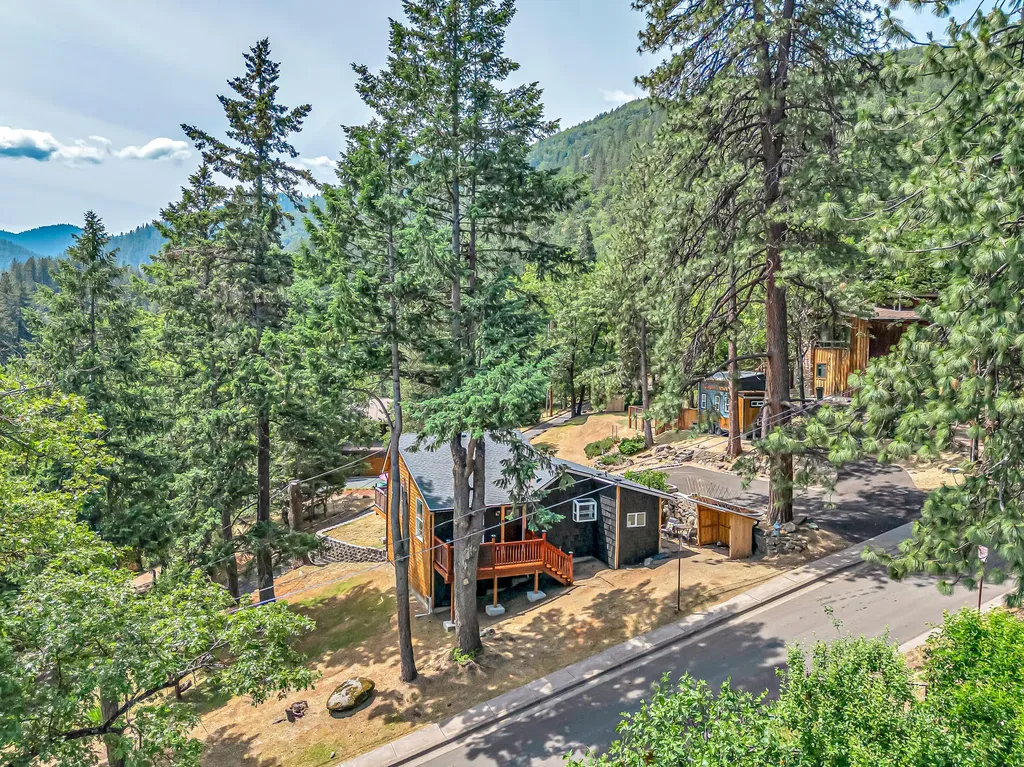 220 Nutley Street Ashland OR 97520