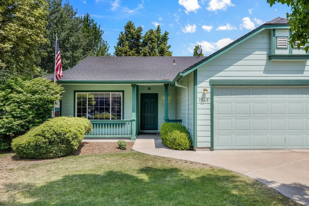 1545 NW Spruce Place Redmond OR 97756