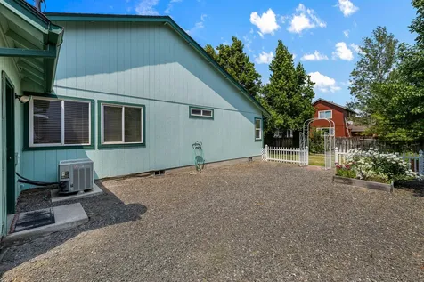 1545 NW Spruce Place Redmond OR 97756
