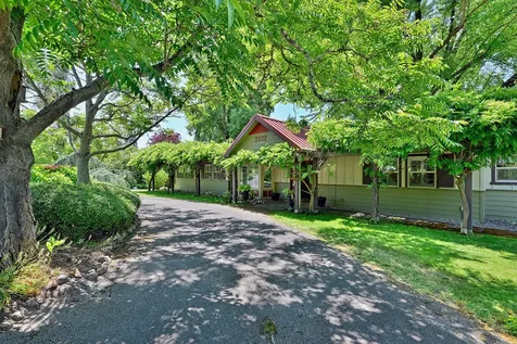 2232 Dellwood Avenue Medford OR 97504