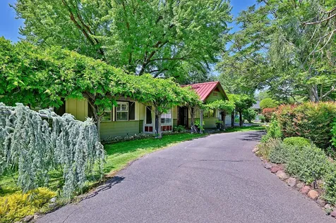 2232 Dellwood Avenue Medford OR 97504