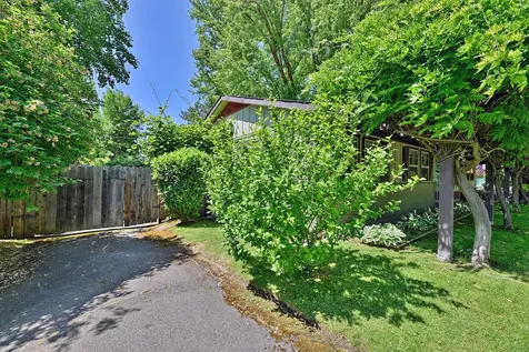 2232 Dellwood Avenue Medford OR 97504