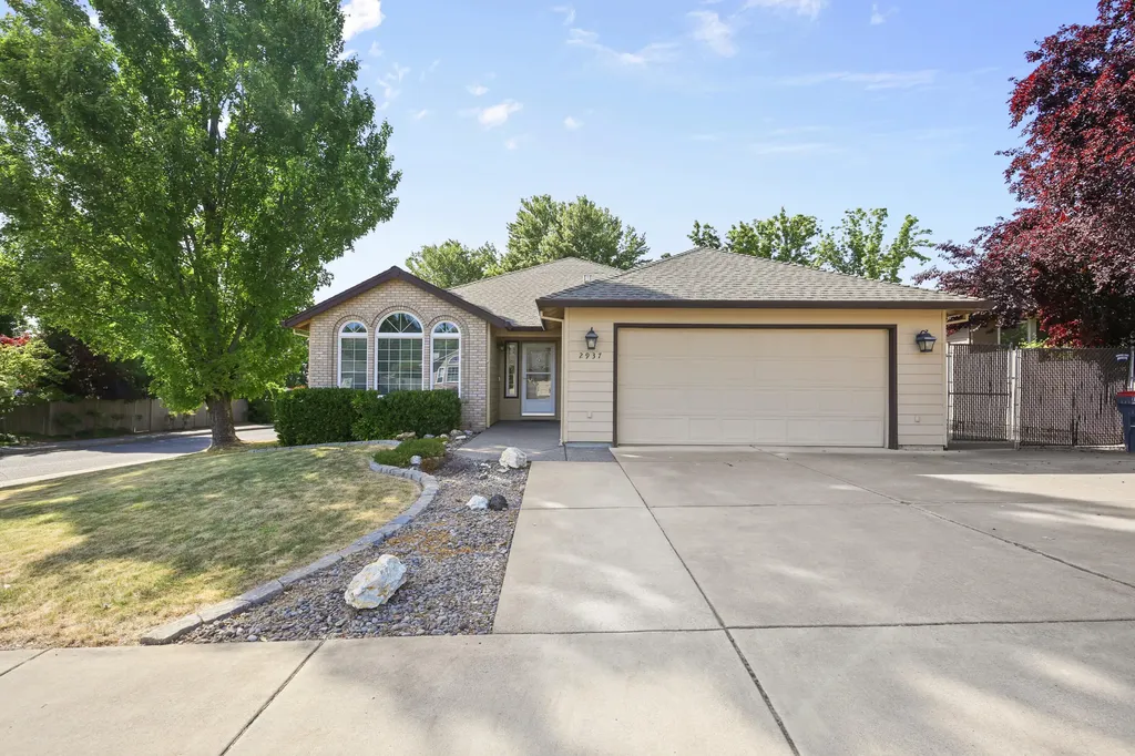 2937 Farmington Avenue Medford OR 97504