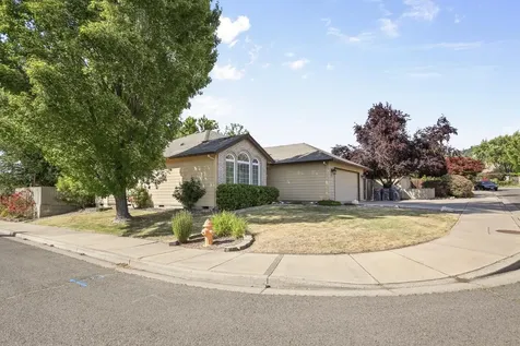 2937 Farmington Avenue Medford OR 97504