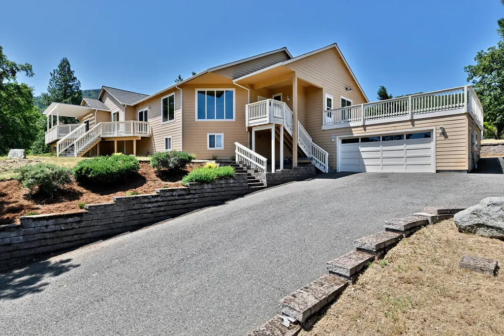 605 Orchard Street Ashland OR 97520