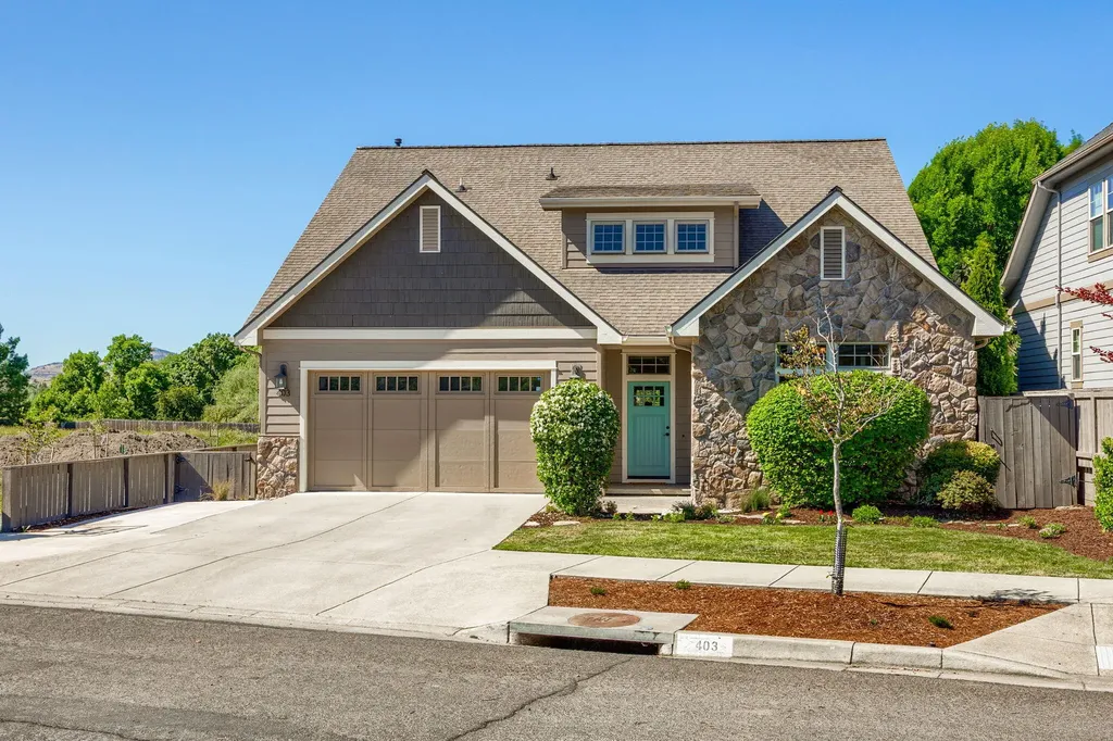 403 Briscoe Place Ashland OR 97520