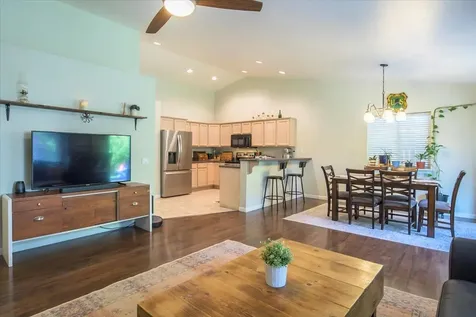 2201 SW Stonehedge Court Redmond OR 97756