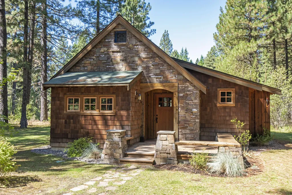13375 SW Forest Service Cabin 27 Road Camp Sherman OR 97730