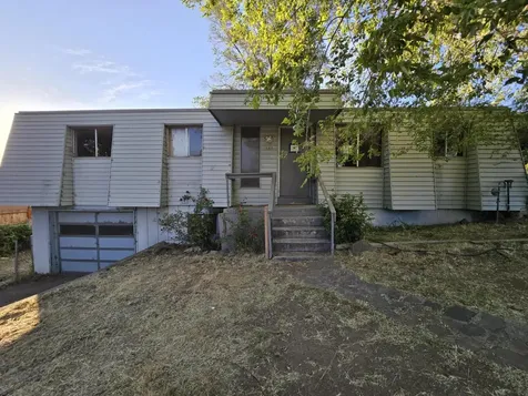 444 NE Cedar Street Madras OR 97741