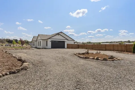 3956 NW 39th Drive Redmond OR 97756