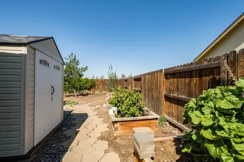 2471 NE 3rd Street Redmond OR 97756