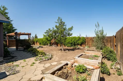 2471 NE 3rd Street Redmond OR 97756