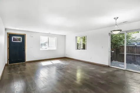 2471 NE 3rd Street Redmond OR 97756