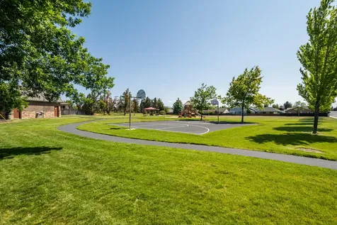 2471 NE 3rd Street Redmond OR 97756