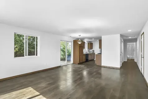 2471 NE 3rd Street Redmond OR 97756