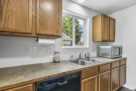 2471 NE 3rd Street Redmond OR 97756