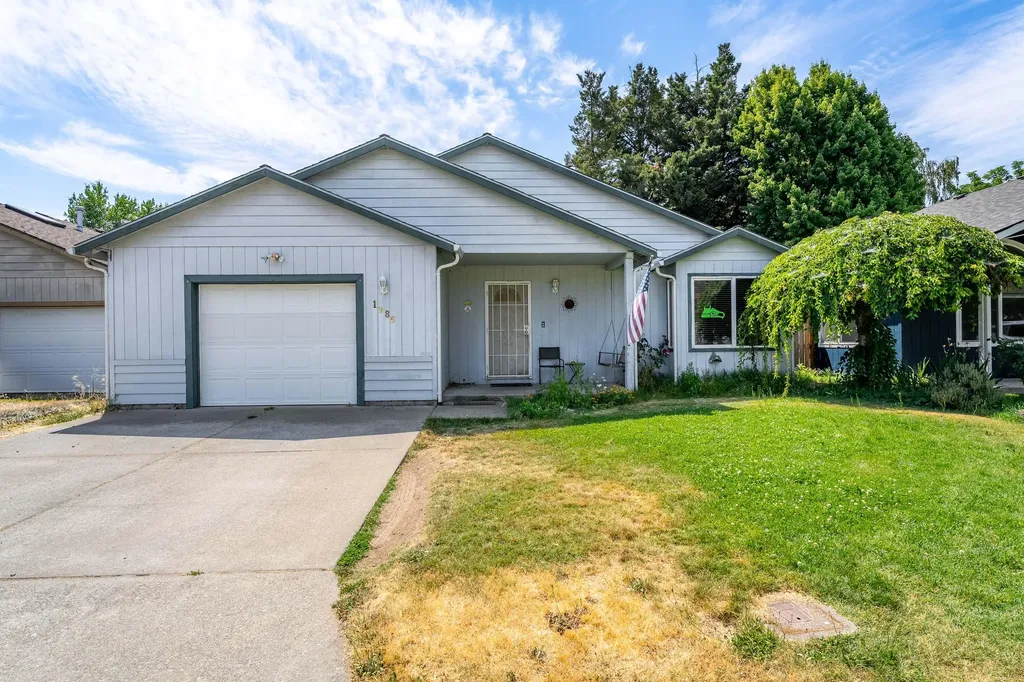 1986 SW Betty Lane Grants Pass OR 97526