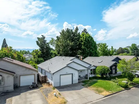 1986 SW Betty Lane Grants Pass OR 97526