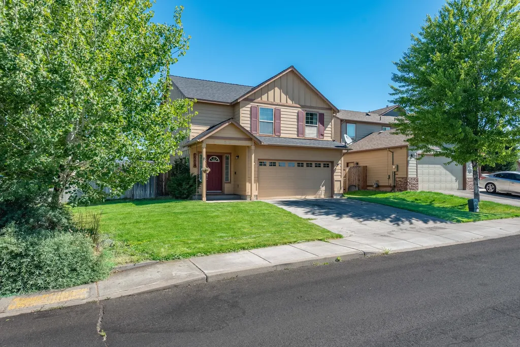 805 NE Redwood Avenue Redmond OR 97756