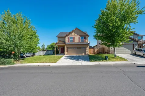805 NE Redwood Avenue Redmond OR 97756