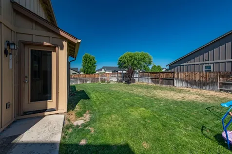 805 NE Redwood Avenue Redmond OR 97756