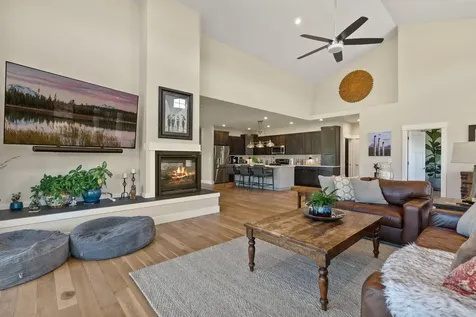 21340 View Lane Bend OR 97701