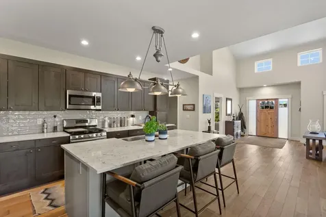 21340 View Lane Bend OR 97701