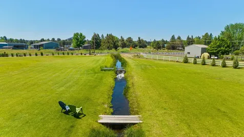 21340 View Lane Bend OR 97701