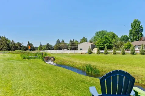 21340 View Lane Bend OR 97701