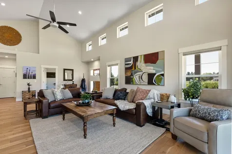 21340 View Lane Bend OR 97701