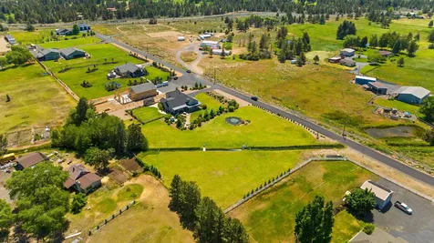 21340 View Lane Bend OR 97701