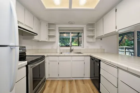 3094 Milhoan Drive Medford OR 97504