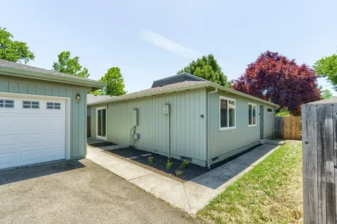 3094 Milhoan Drive Medford OR 97504