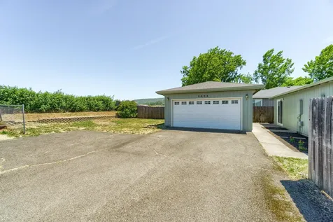 3094 Milhoan Drive Medford OR 97504
