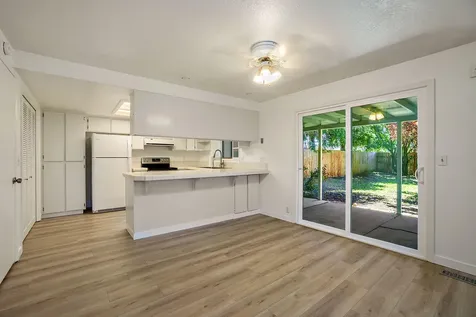 3094 Milhoan Drive Medford OR 97504