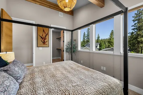 2264 NW Lemhi Pass Drive Bend OR 97703