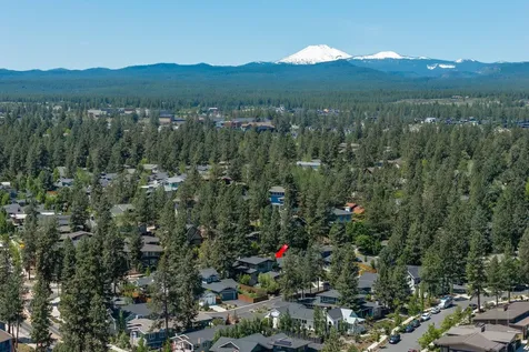 2264 NW Lemhi Pass Drive Bend OR 97703