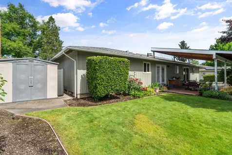 2462 Edgemont Drive Medford OR 97504